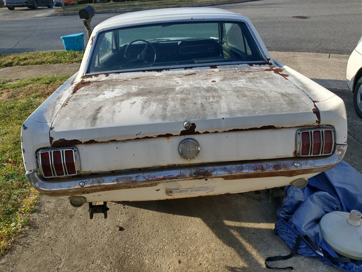 Ford-mustang-coup-1966-white-2