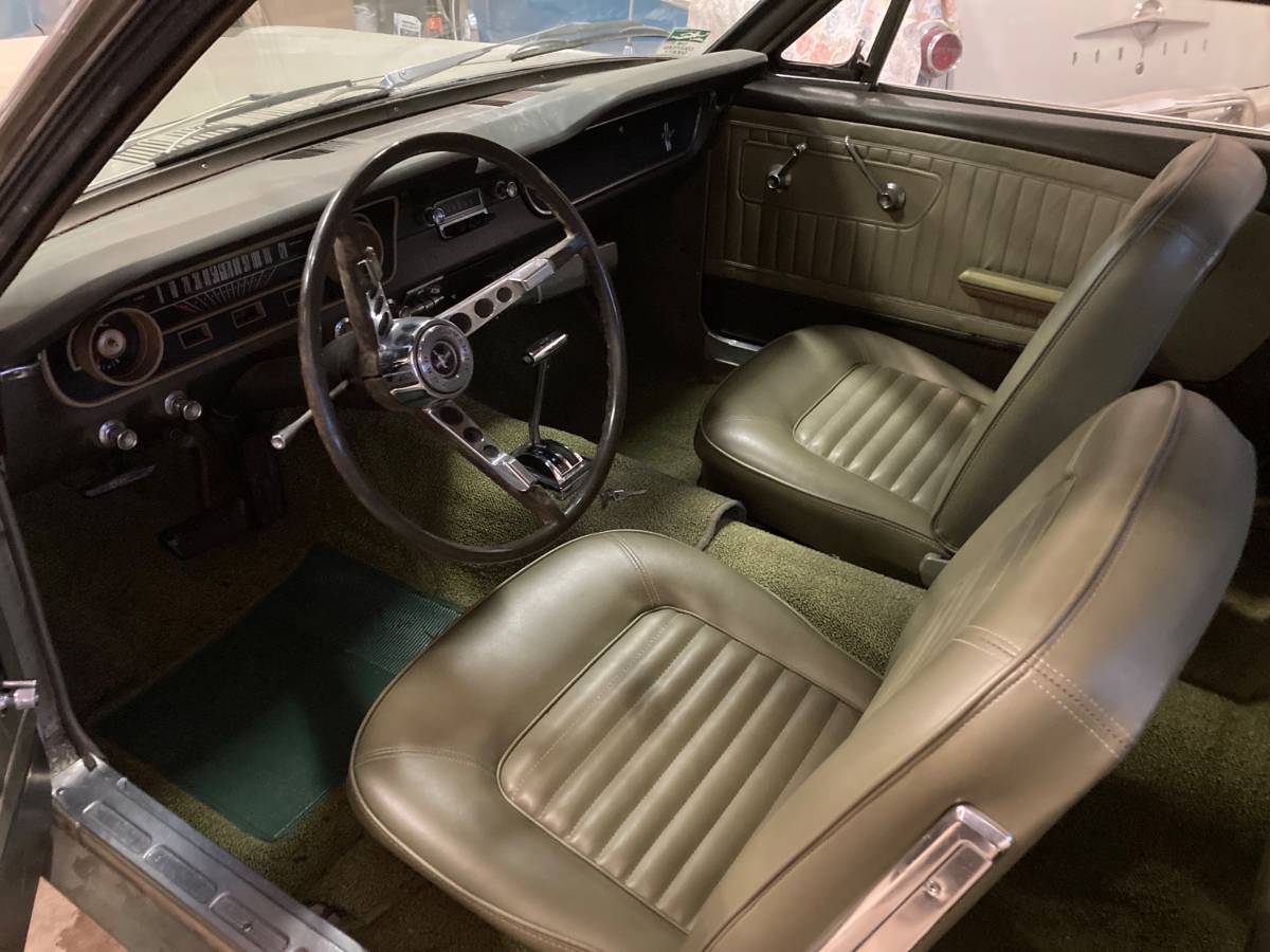Ford-mustang-coupe-1965-1