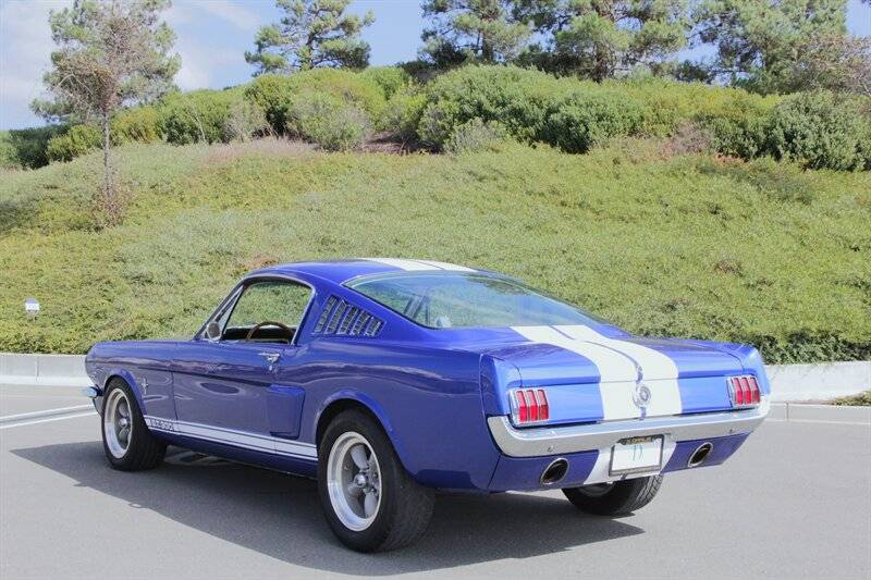 Ford-mustang-fastback-1965-black-3