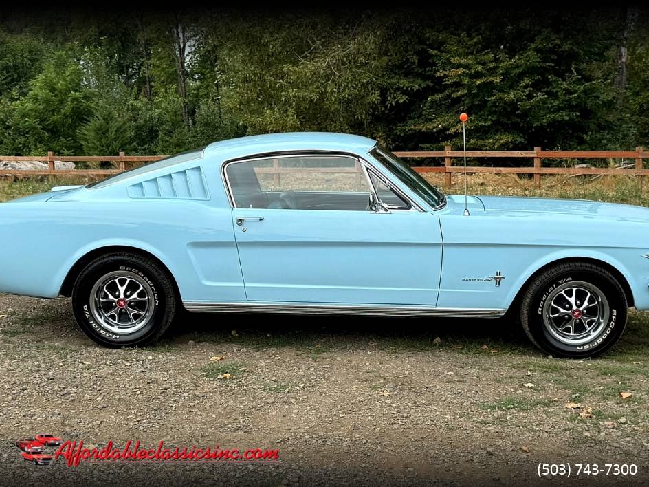 Ford-mustang-fastback-1966-11