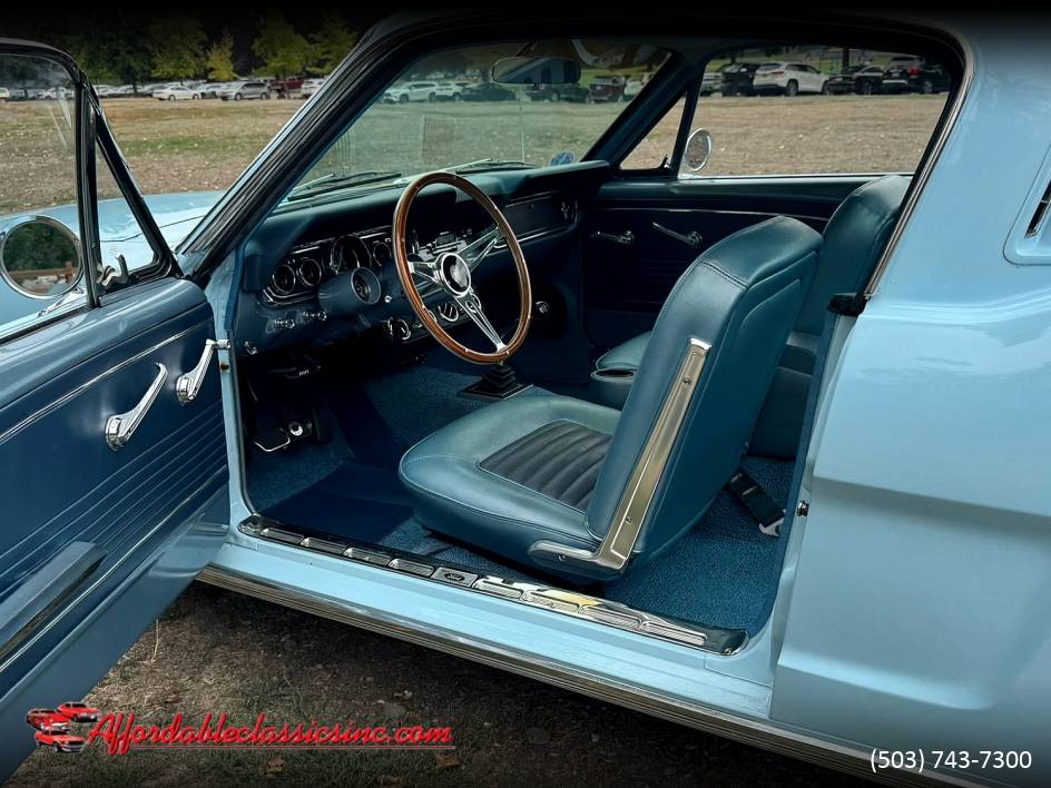 Ford-mustang-fastback-1966-35