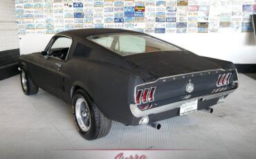 Ford-mustang-fastback-1967-1