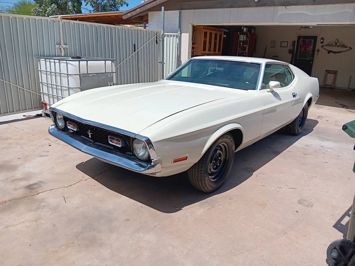 Ford-mustang-fastback-1972-white-6