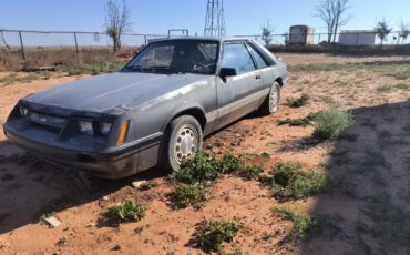 Ford-mustang-fastback-1986-grey-2