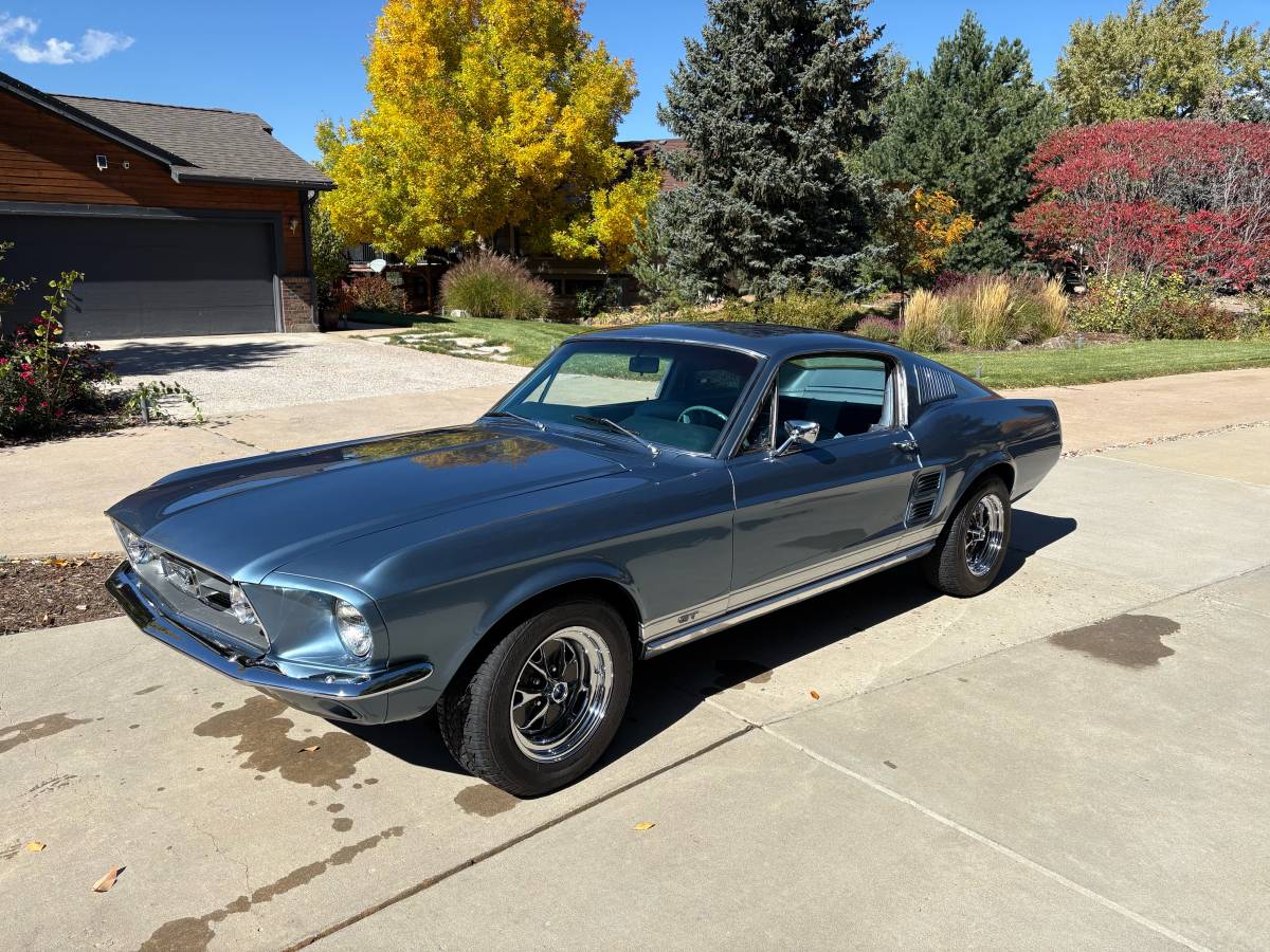 Ford-mustang-gt-1967-blue-10