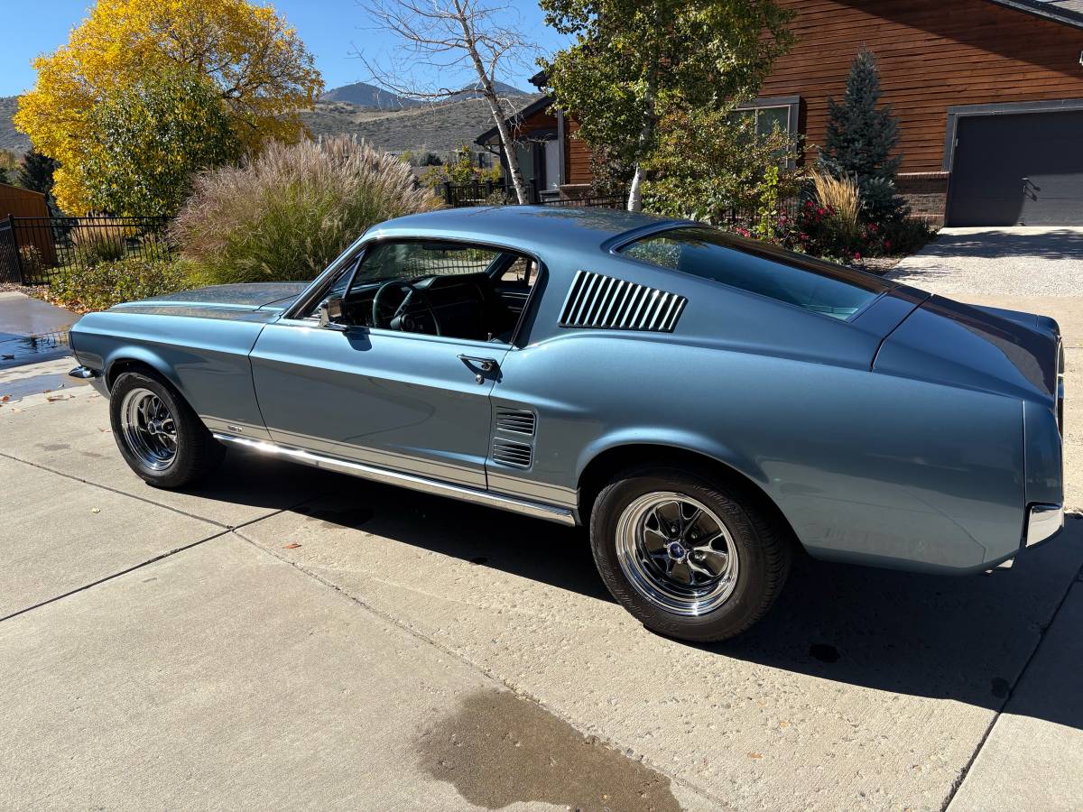 Ford-mustang-gt-1967-blue-3