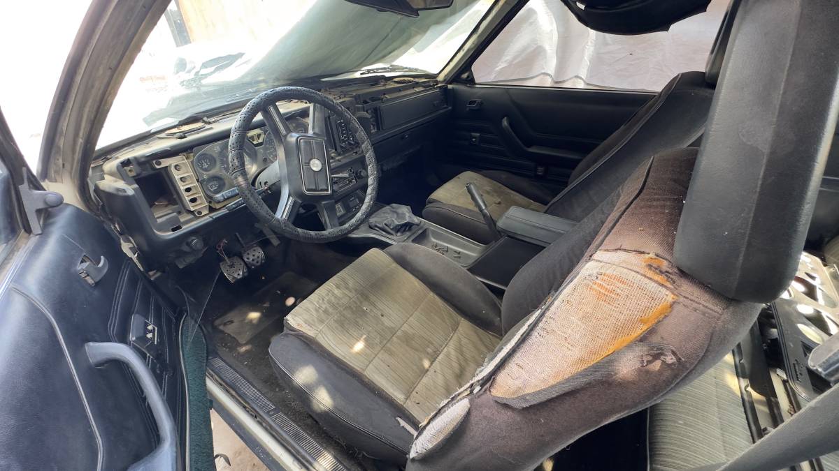 Ford-mustang-gt-1983-white-3