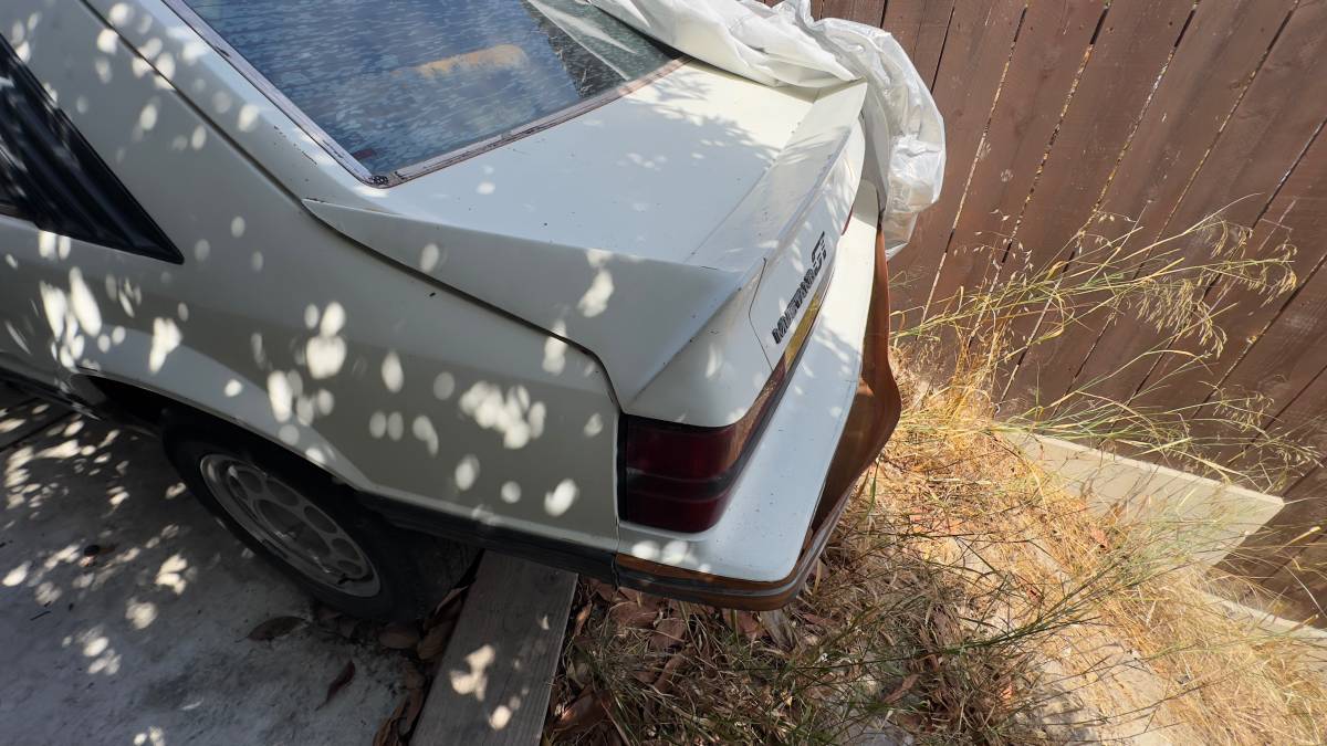 Ford-mustang-gt-1983-white-6