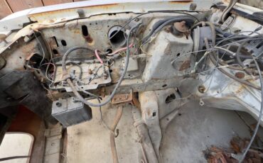 Ford-mustang-gt-1983-white-8