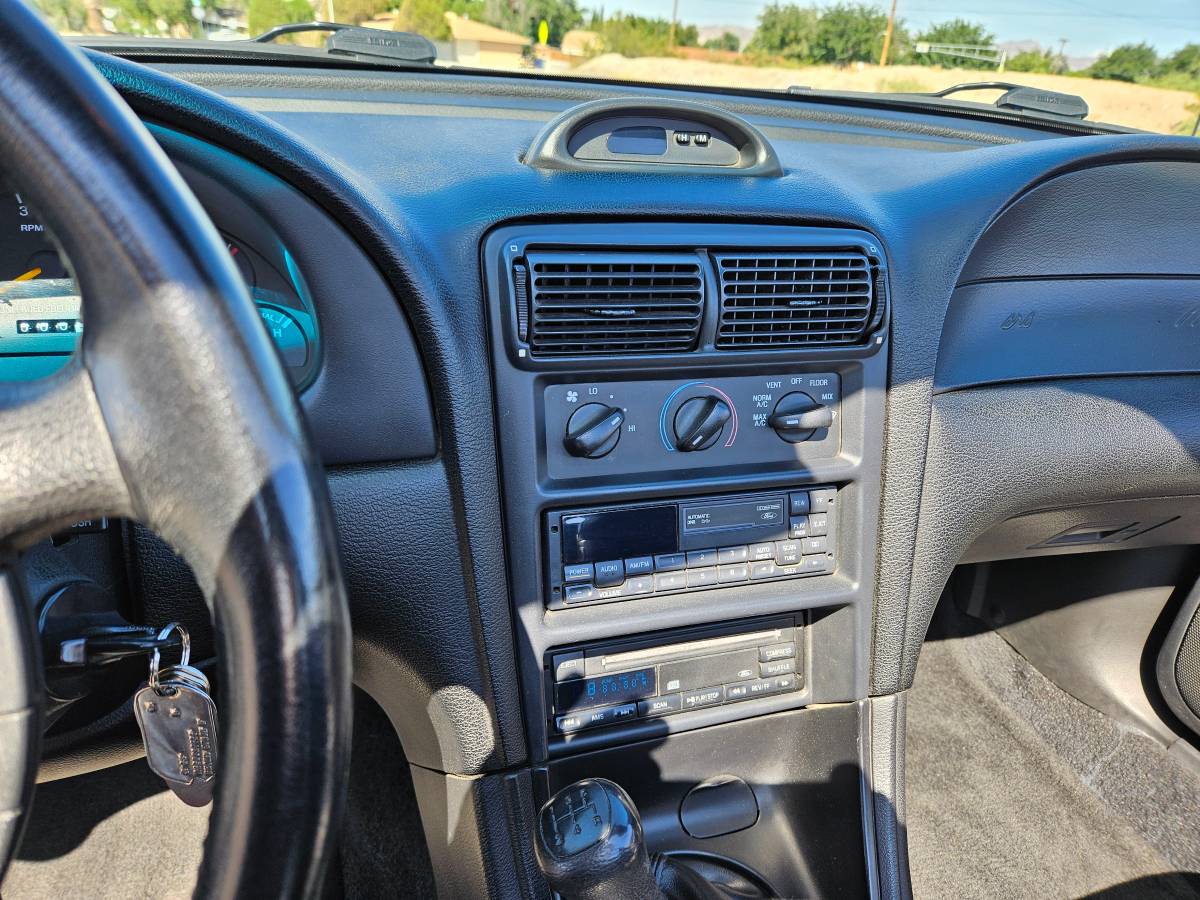 Ford-mustang-gt-1994-13