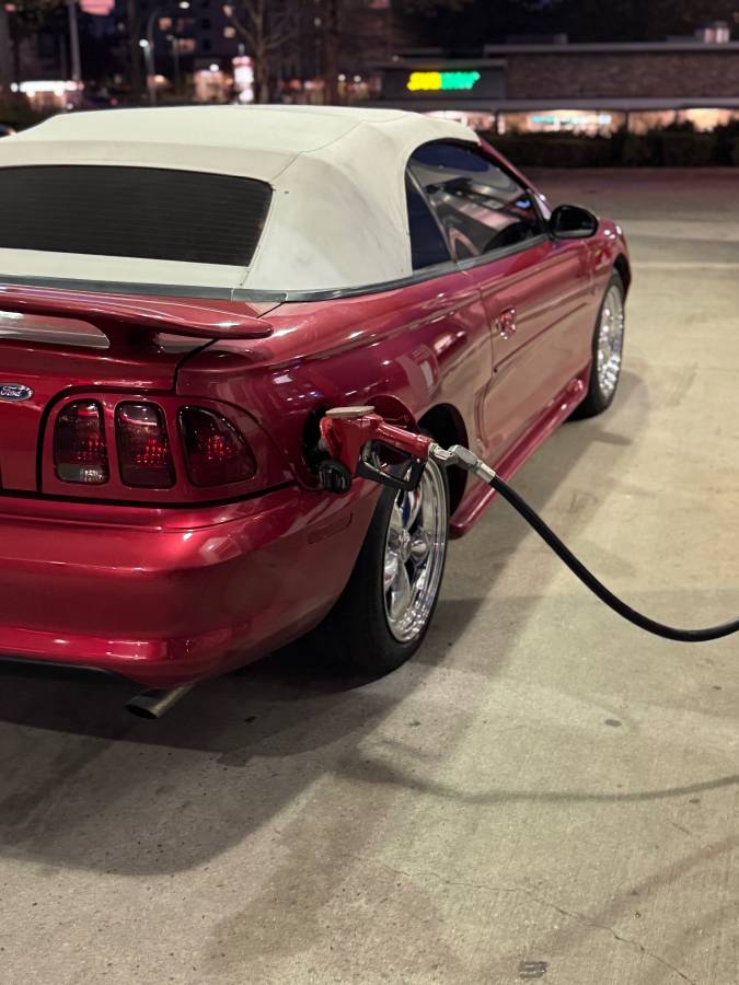 Ford-mustang-gt-1996-red
