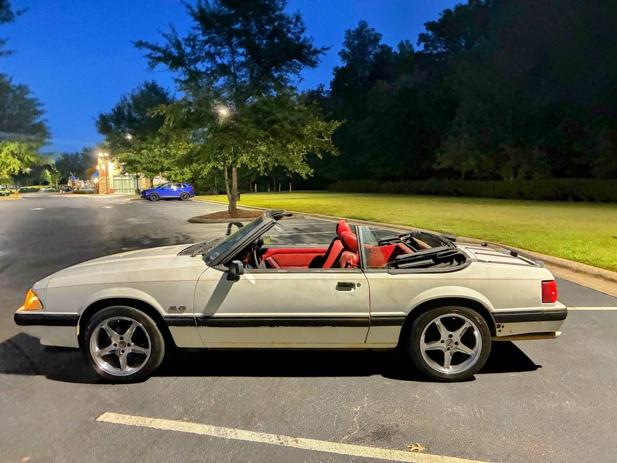 Ford-mustang-gt-convertible-1989-white-11