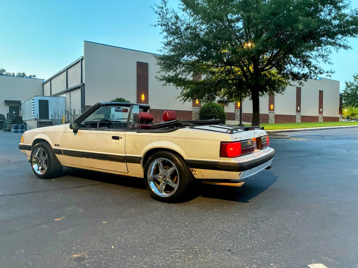 Ford-mustang-gt-convertible-1989-white-13