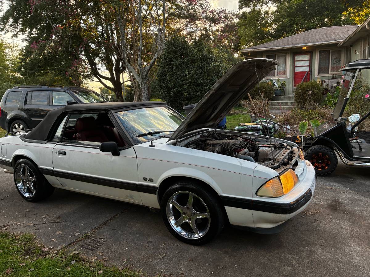 Ford-mustang-gt-convertible-1989-white-15