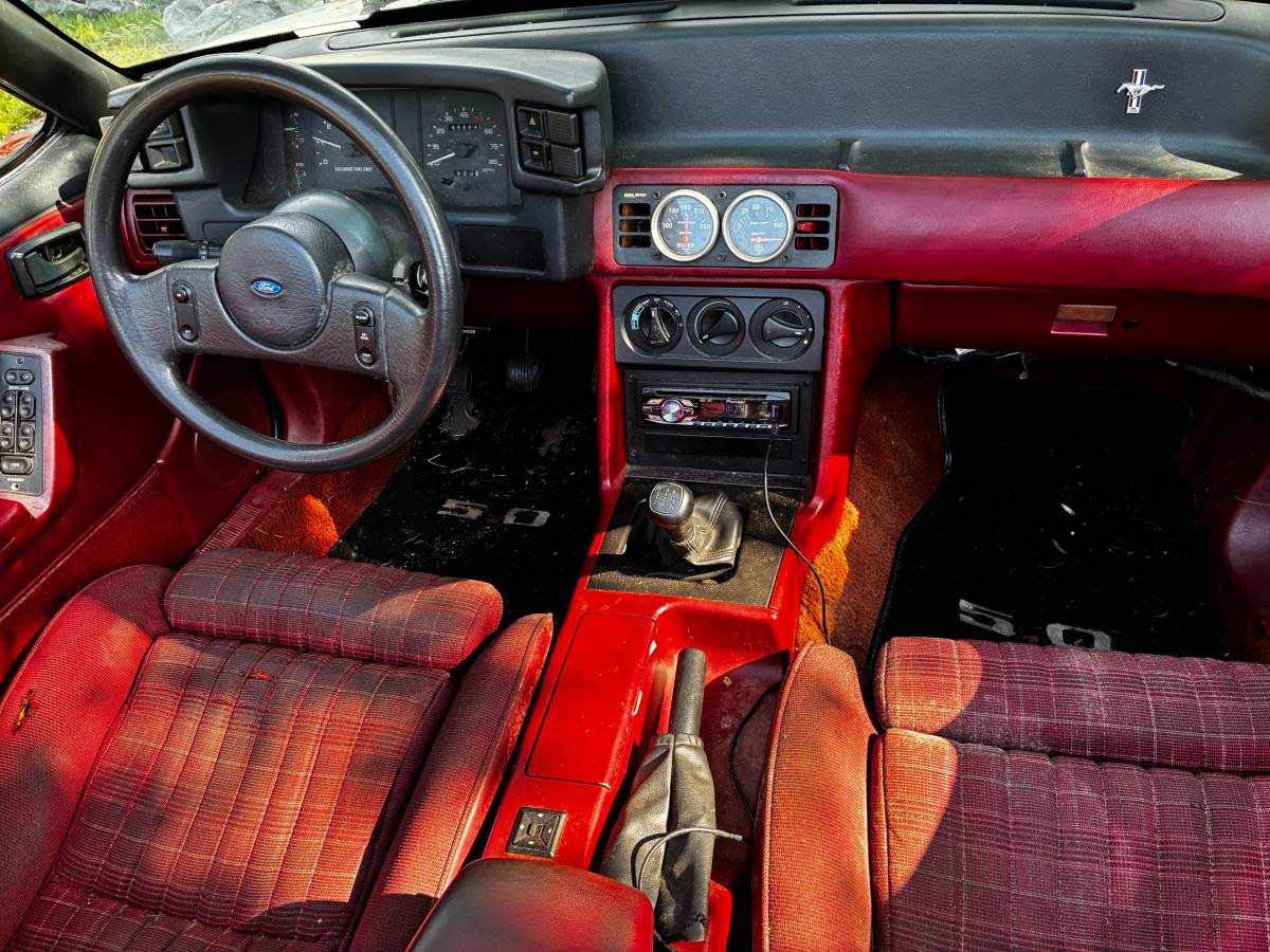 Ford-mustang-gt-convertible-1989-white-17