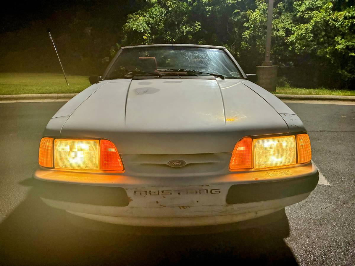 Ford-mustang-gt-convertible-1989-white