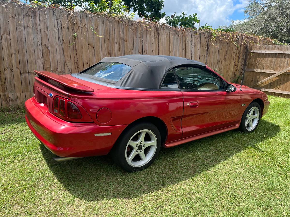 Ford-mustang-gt-convertible-1996-red-2