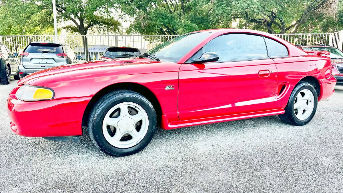 Ford-mustang-gt-coupe-1995-red