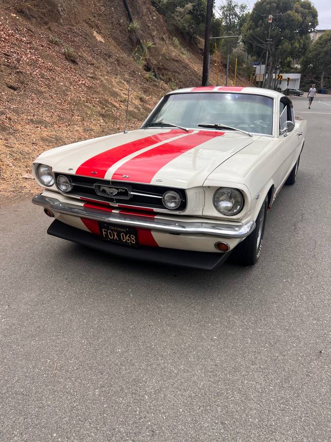 Ford-mustang-gt-fastback-1965-white-13