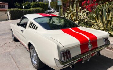 Ford-mustang-gt-fastback-1965-white-2