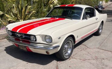 Ford-mustang-gt-fastback-1965-white