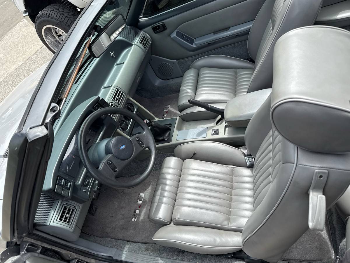 Ford-mustang-gt-premium-1989-custom-1