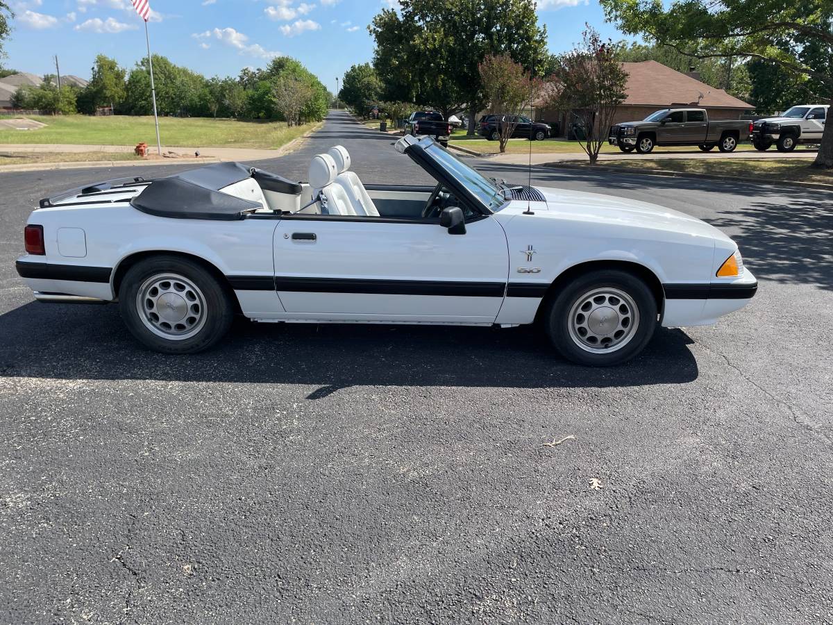 Ford-mustang-lx-1989-white-3
