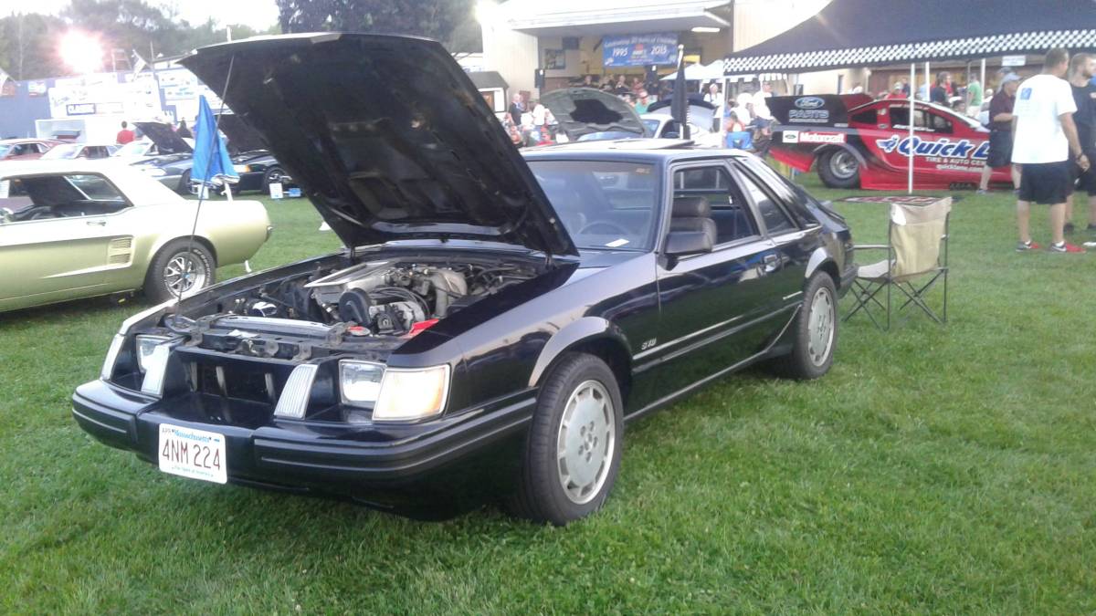 Ford-mustang-svo-1984-black