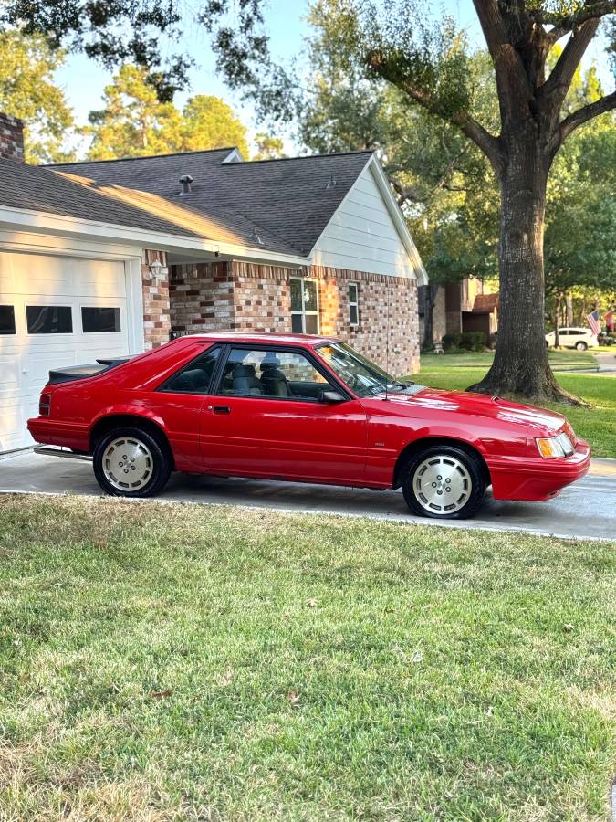 Ford-mustang-svo-1986-red-4
