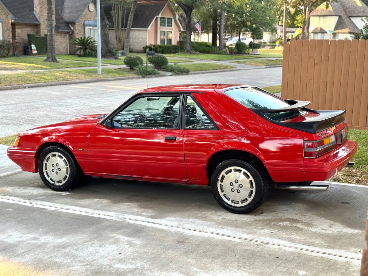 Ford-mustang-svo-1986-red-8