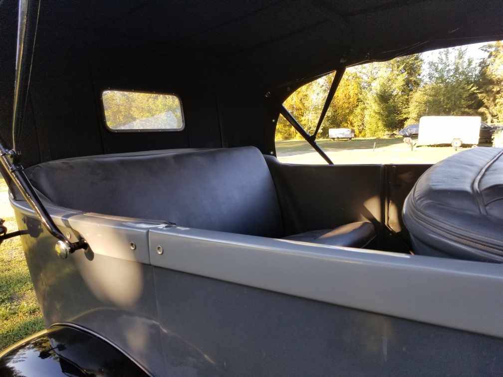 Ford-phaeton-1928-grey-25