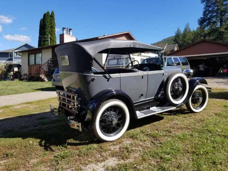 Ford-phaeton-1928-grey-4