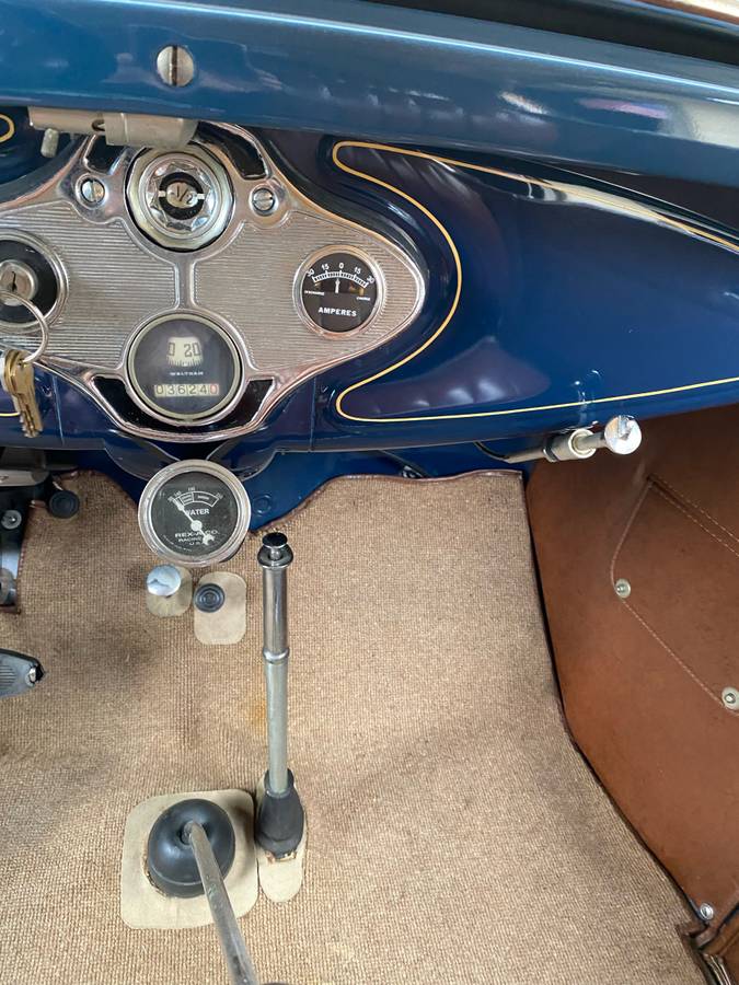 Ford-phaeton-deluxe-1931-blue-6