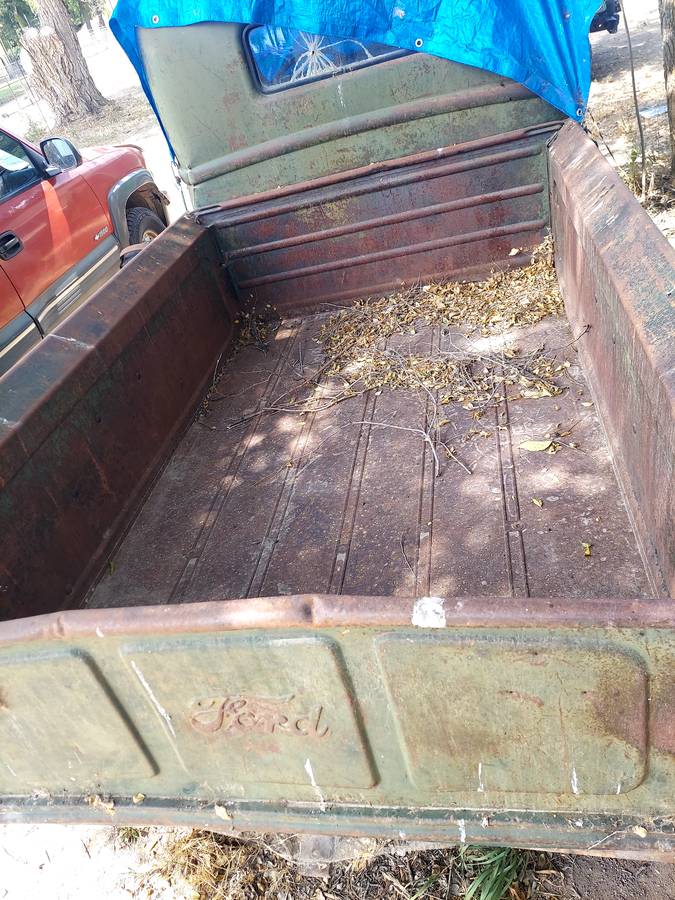 Ford-pickup-1946-10