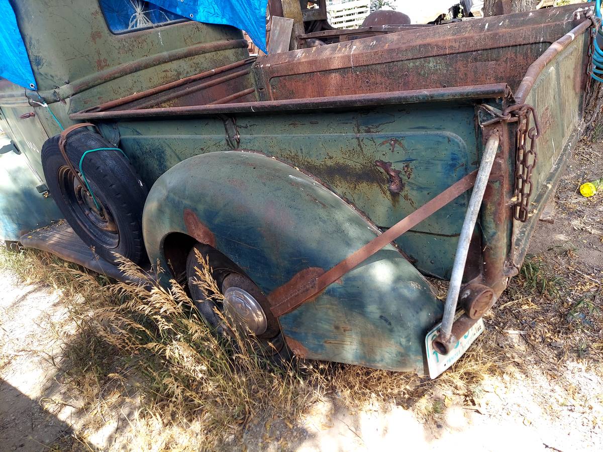 Ford-pickup-1946-11