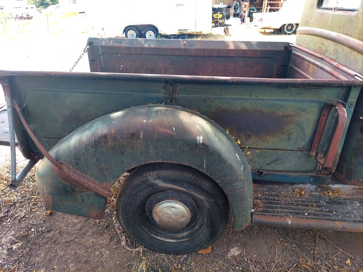 Ford-pickup-1946-16