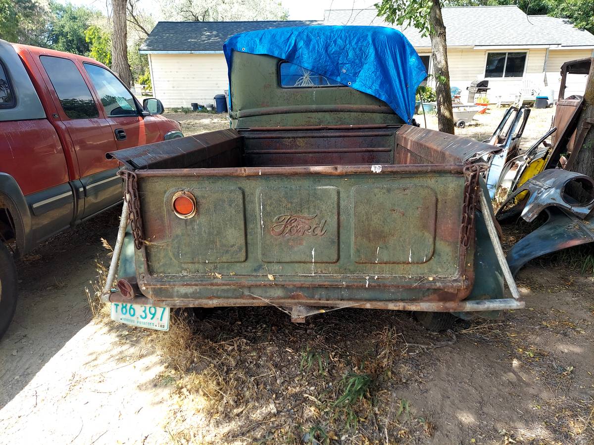 Ford-pickup-1946-8
