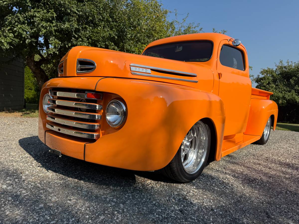 Ford-pickup-1948-orange-10