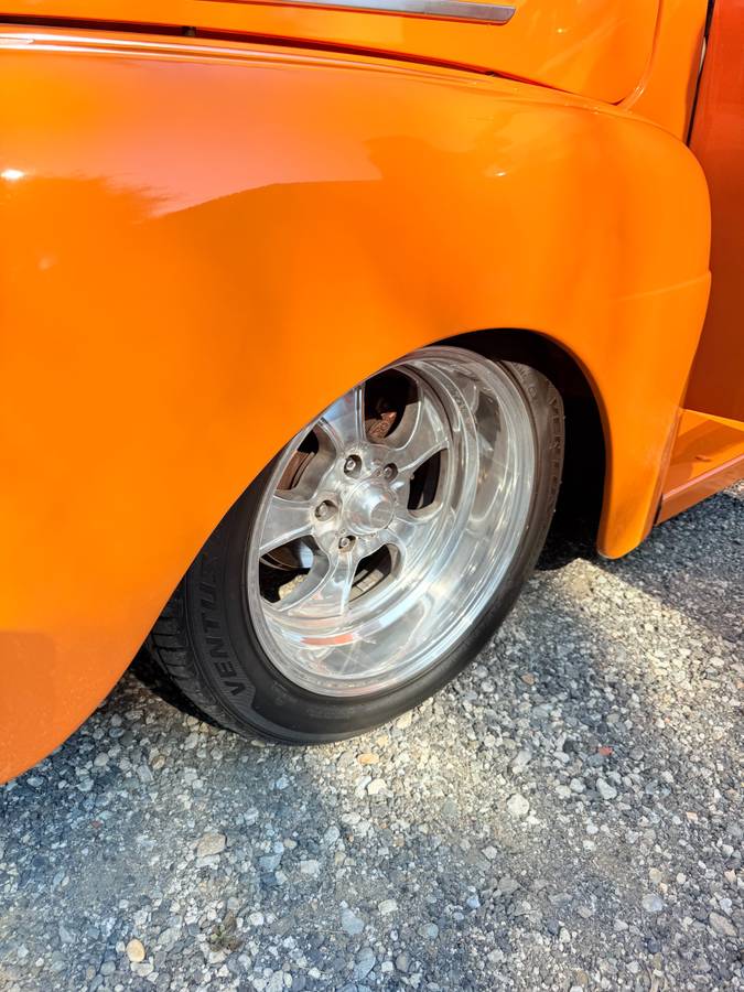 Ford-pickup-1948-orange-13