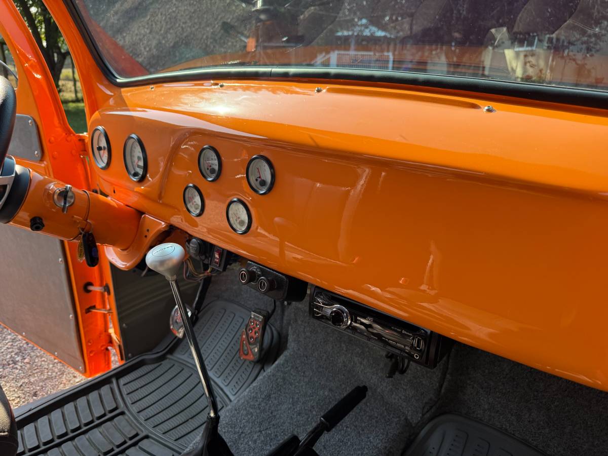 Ford-pickup-1948-orange-18