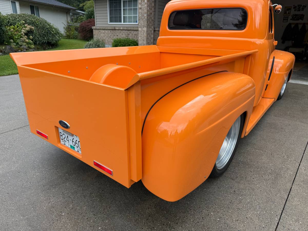 Ford-pickup-1948-orange-2
