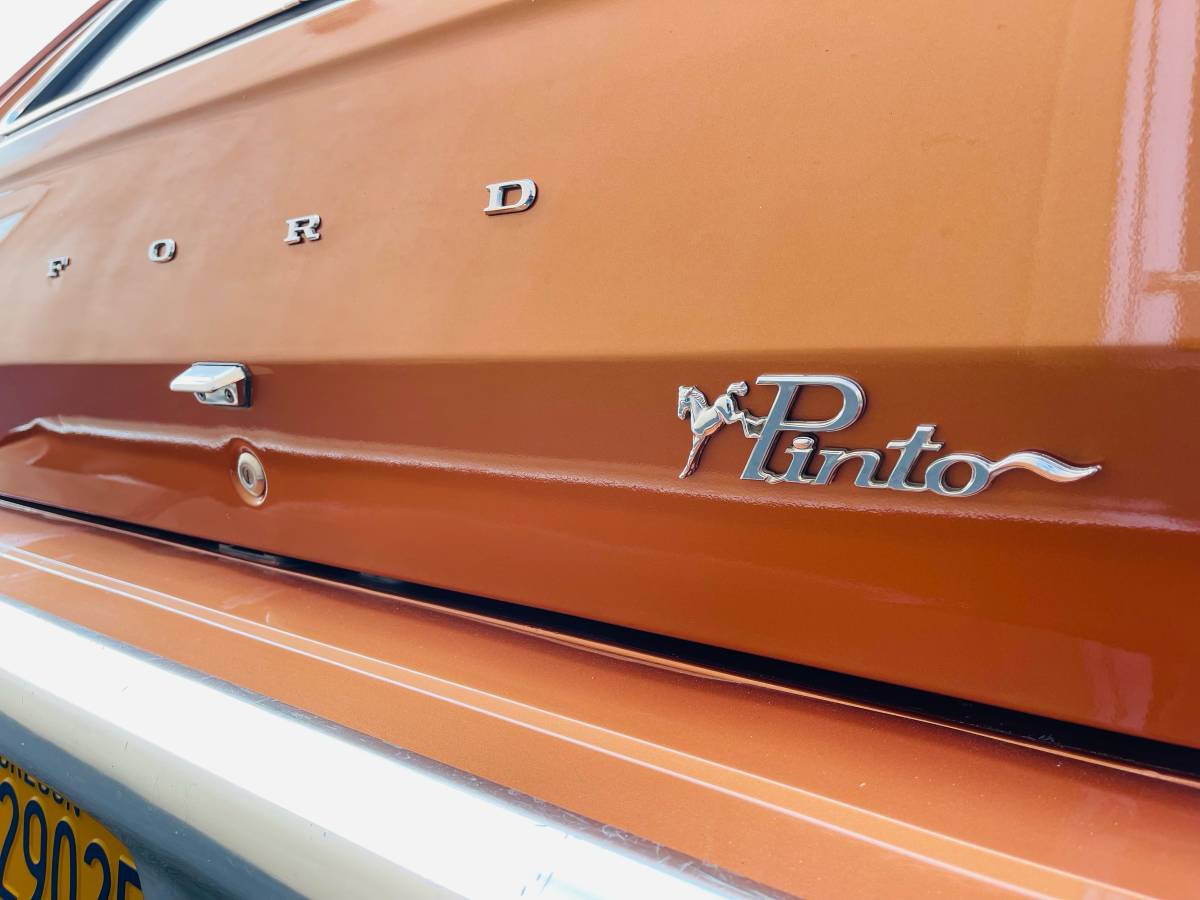 Ford-pinto-1977-orange-10