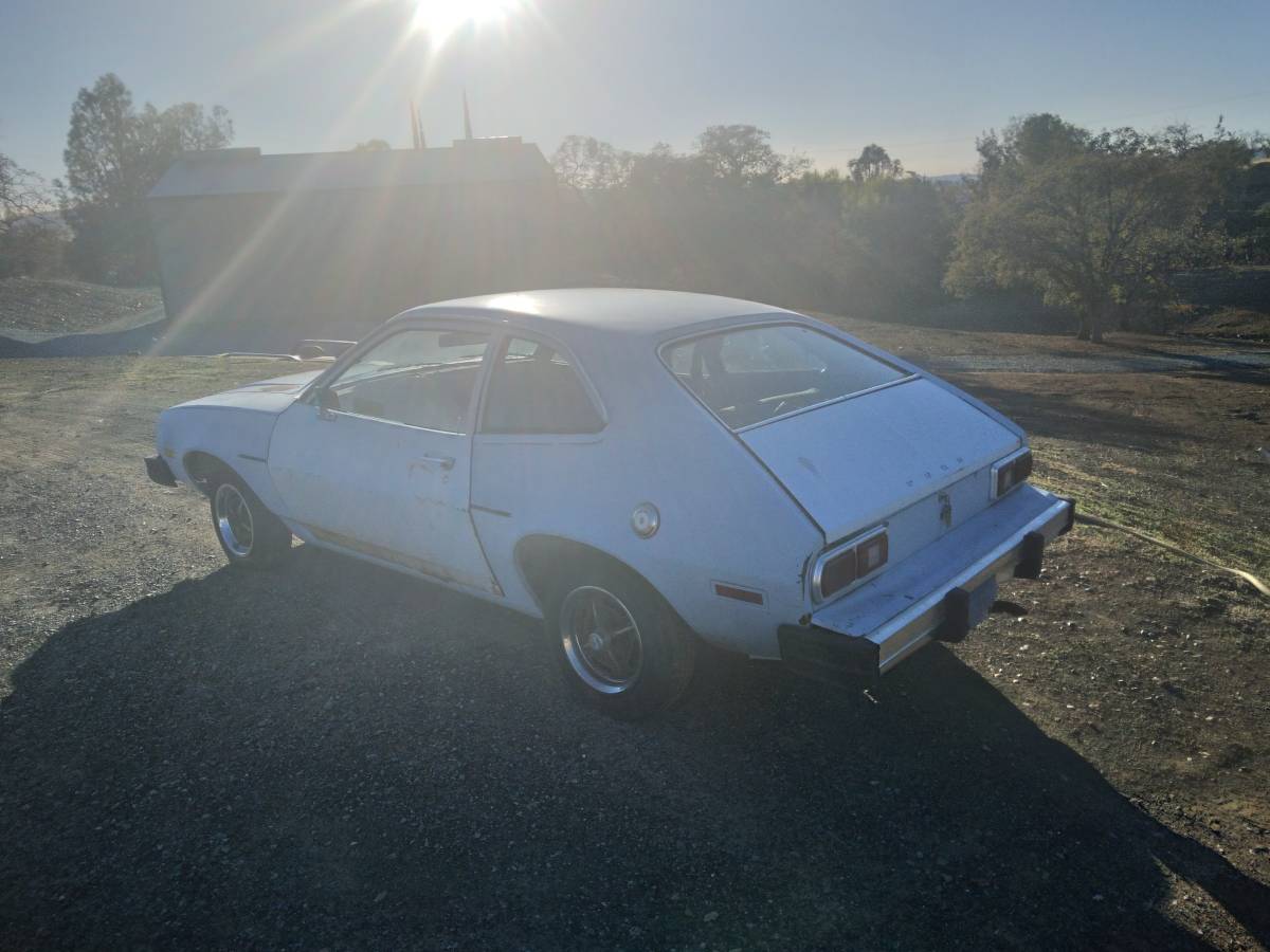 Ford-pinto-pony-1980-blue-1