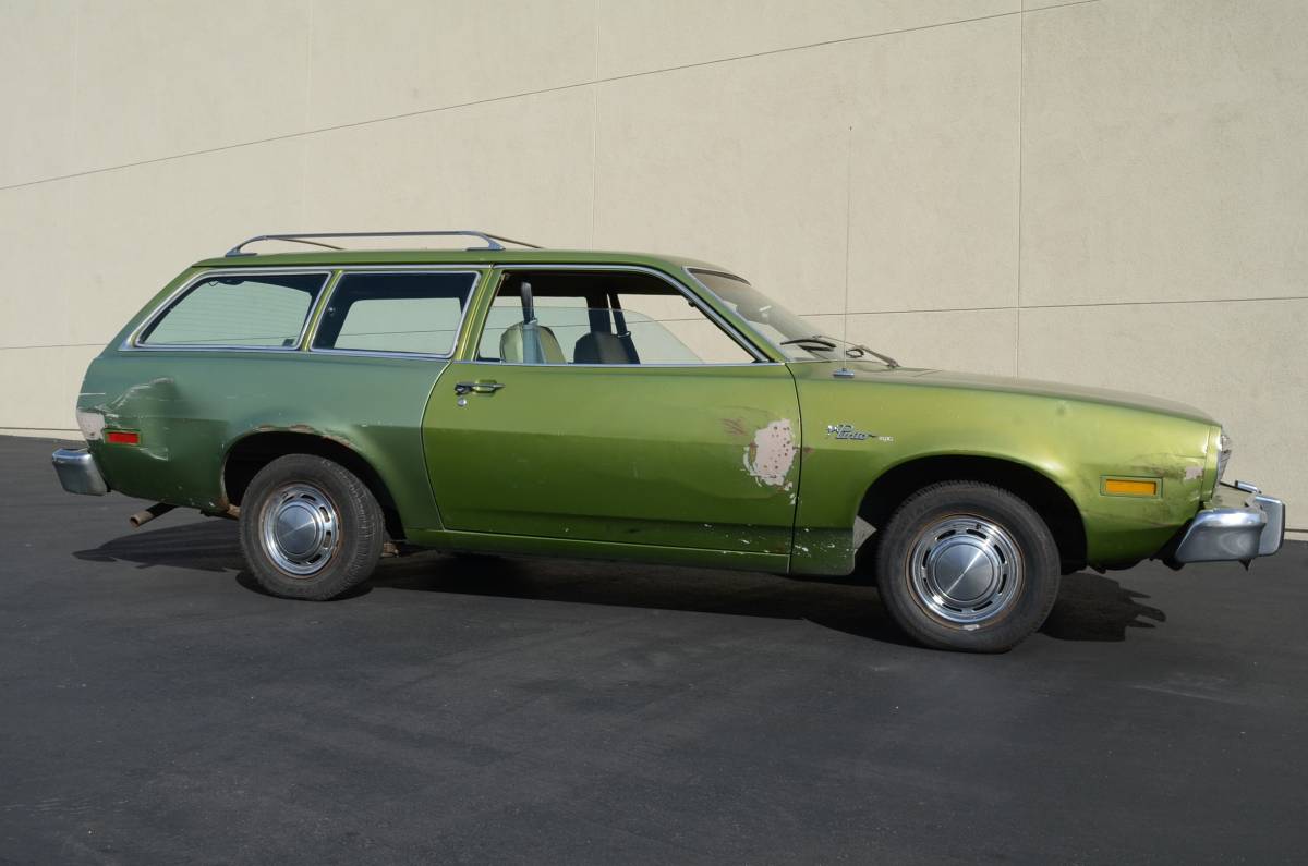 Ford-pinto-wagon-1976-green-13