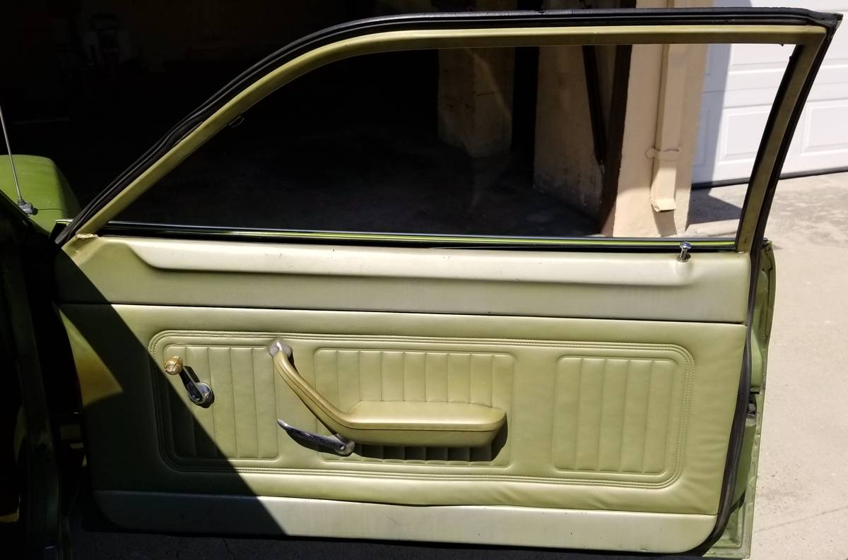 Ford-pinto-wagon-1976-green-9