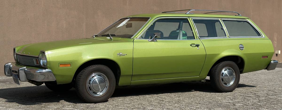 Ford-pinto-wagon-1976-green
