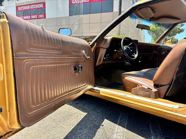 Ford-ranchero-1974-custom-11