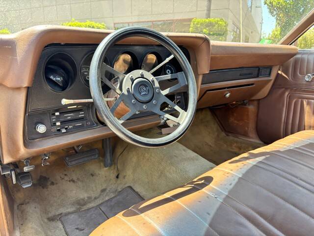 Ford-ranchero-1974-custom-14