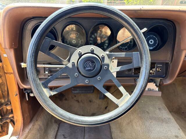 Ford-ranchero-1974-custom-15