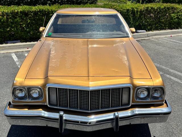 Ford-ranchero-1974-custom-2